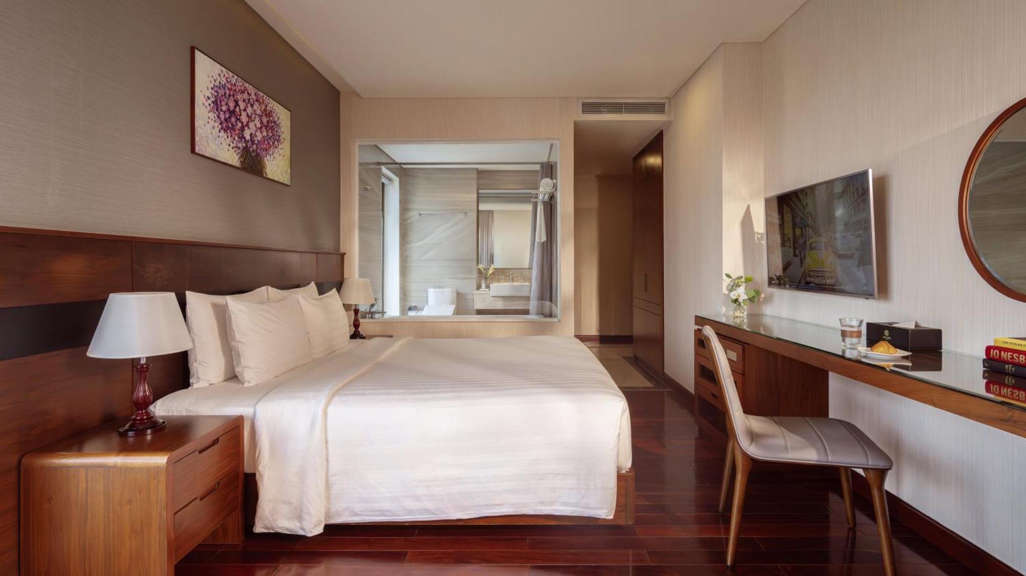 Orchids Saigon 4*